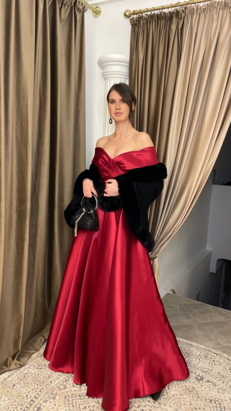 Complete gala-ready look